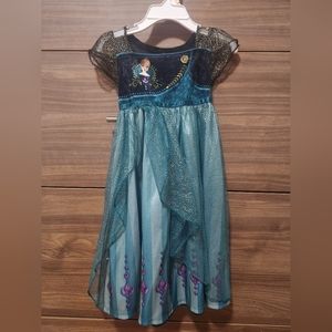 Anna Frozen 2 nightgown